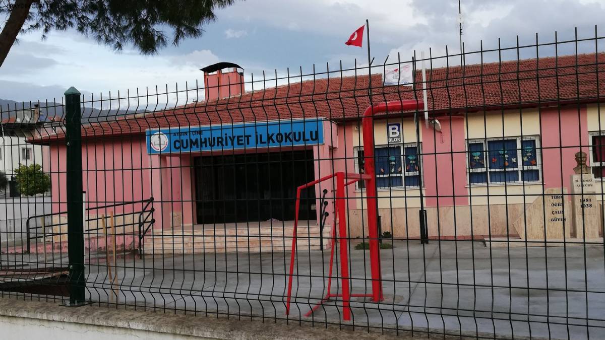 Cumhuriyet İlkokulu