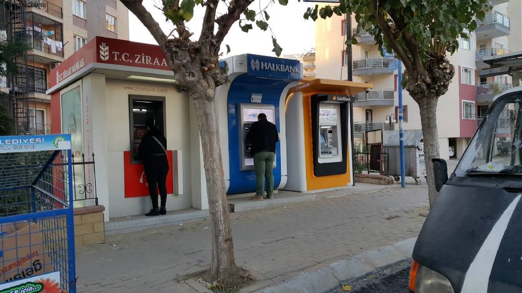 Halkbank ATM Fotoğrafları