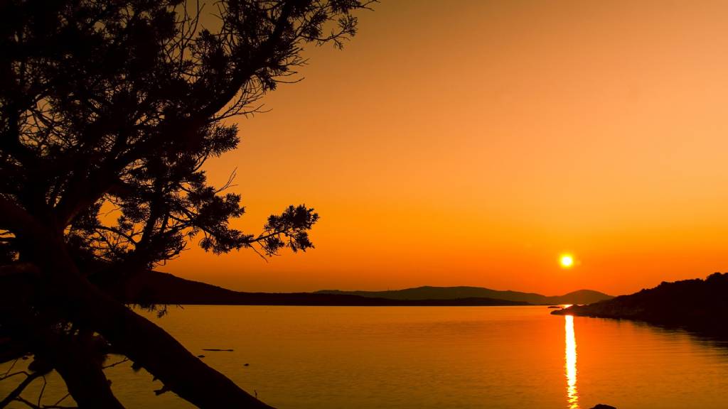 Finansbank-kuşadası Şubesi Fotoğrafları