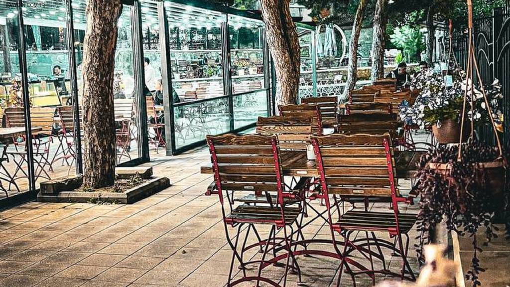 Lokomotif Kütüphane Cafe Fotoğrafları