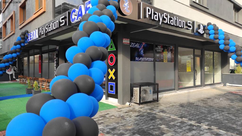 Zeal PlayStation 5 Cafe Fotoğrafları