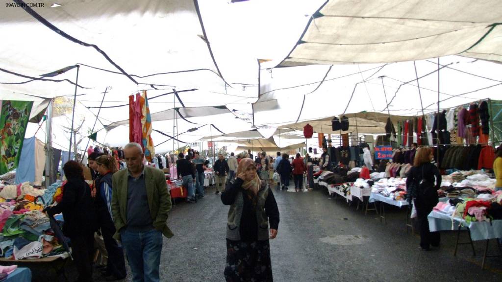 Kuşadası Tekn09 Market Fotoğrafları