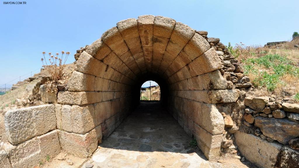 Alabanda Amfi Tiyatro Tarihi Alanı Fotoğrafları