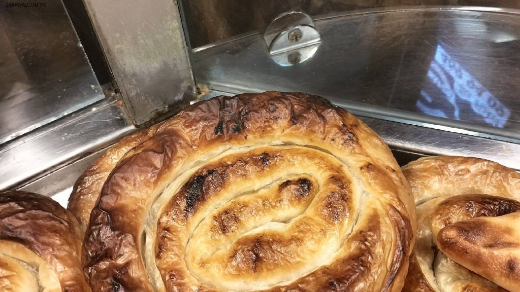 Efeler Sarıyer Börek & Pide Fotoğrafları