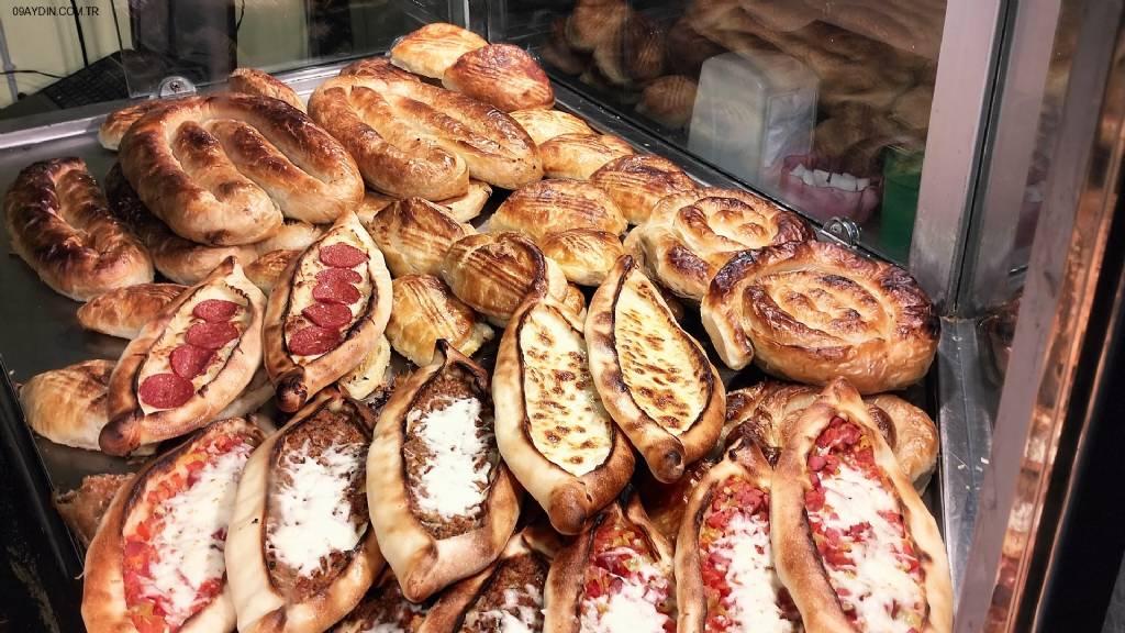 Efeler Sarıyer Börek & Pide Fotoğrafları