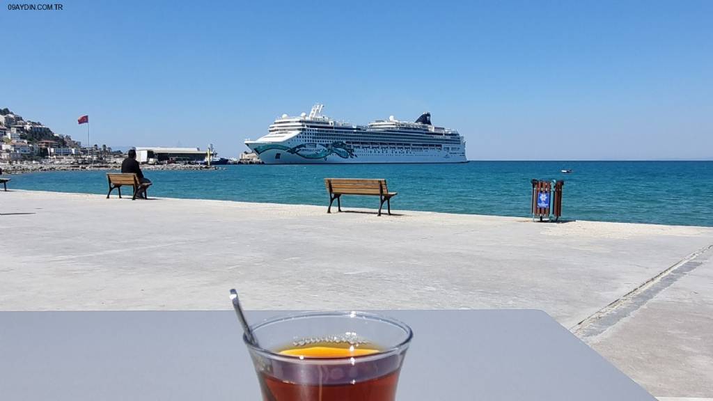 Kuşadası Belediyesi Sahil Çay Bahçesi Fotoğrafları