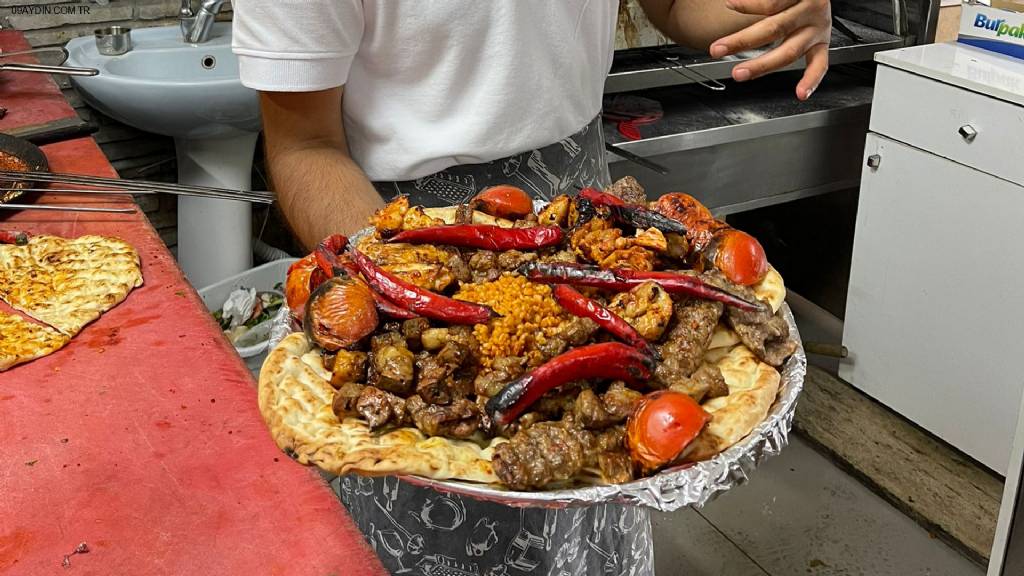 Karacasulu Pide Lahmacun Kebab Salonu Fotoğrafları